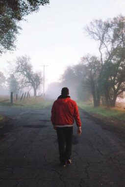 Ini Manfaat Jalan Kaki Jam 6 Pagi untuk Kesehatan Fisik dan Mental