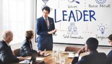 Ketahui 5 tanda seseorang berpotensi menjadi pemimpin hebat di masa depan, mulai dari self awareness, komunikasi efektif, kolaborasi, integritas, hingga keberanian mengambil keputusan.( Poto : IPB Training ).