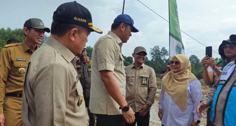 Percepatan tanam serempak Jambi dilakukan Kementan untuk menghadapi El Nino dan menjaga produksi pangan nasional tetap stabil.( Poto : SINARTANI.COM ).