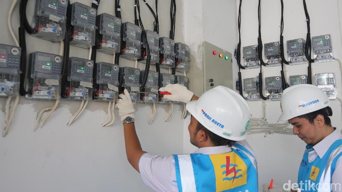 PLN Berikan Diskon Tambah Daya Listrik 50 Persen hingga 28 April ( Poto : detikcom/Ari Saputra )
