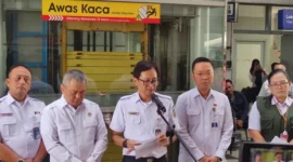 KONFERENSI pers di Stasiun Bekasi Timur, Rabu 28 April 2026( Poto : Majalah otomotif/Tommi Andryandy/Pikiran Rakyat ).