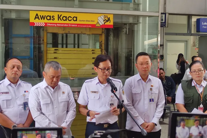 KONFERENSI pers di Stasiun Bekasi Timur, Rabu 28 April 2026( Poto : Majalah otomotif/Tommi Andryandy/Pikiran Rakyat ).
