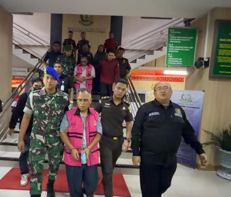 Penyidik Pidana Khusus di Kejaksaan Tinggi Jambi terus mengusut dugaan korupsi pengadaan lahan untuk pembangunan jalan menuju Pelabuhan Ujung Jabung. ( Poto : JAMBIUPDTAE.CO )