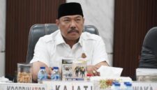 Kejati Jambi menghentikan kasus pencurian melalui restorative justice setelah pelaku dan korban sepakat berdamai dengan pertimbangan hukum dan kemanusiaan. ( Poto : JAMBIlink )
