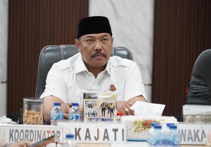 Kejati Jambi menghentikan kasus pencurian melalui restorative justice setelah pelaku dan korban sepakat berdamai dengan pertimbangan hukum dan kemanusiaan. ( Poto : JAMBIlink )