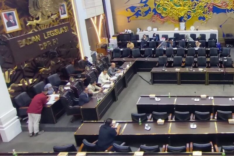 RUU PPRT 2026 memuat 12 poin penting perlindungan pekerja rumah tangga, mulai dari hak kerja, jaminan sosial, upah layak, hingga pelatihan vokasi. ( KOMPAS.com/ Rahel )