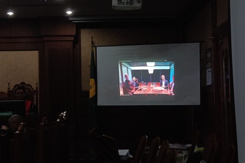Tiga petinggi Google hadir sebagai saksi meringankan Nadiem Makarim dalam sidang kasus Chromebook di Pengadilan Tipikor Jakarta, jaksa menyatakan keberatan. ( Poto : dok. KOMPAS.com )