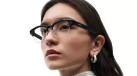 Huawei AI Glasses resmi rilis dengan desain ringan, kamera 12 MP, fitur AI canggih, dan baterai tahan hingga 9 jam. Simak spesifikasi dan harganya. ( Poto : KOMPAS.com)