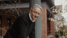 Geoffrey Hinton, kembali menyampaikan peringatan serius tentang perkembangan AI yang melaju sangat cepat.( Poto : Radical Ventures )
