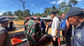 Banjir Sarolangun Jambi 2026 merendam ratusan rumah akibat luapan Sungai Batang Asai dan Batang Tembesi, jembatan roboh dan warga dievakuasi.( Poto : kabarsarolangun.com ).