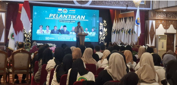 Sudaryono menegaskan APPSI Jambi harus aktif dan tidak pasif dalam melayani pedagang pasar, termasuk memperkuat akses pangan dan mendukung program MBG. ( Poto : jamberita.com )