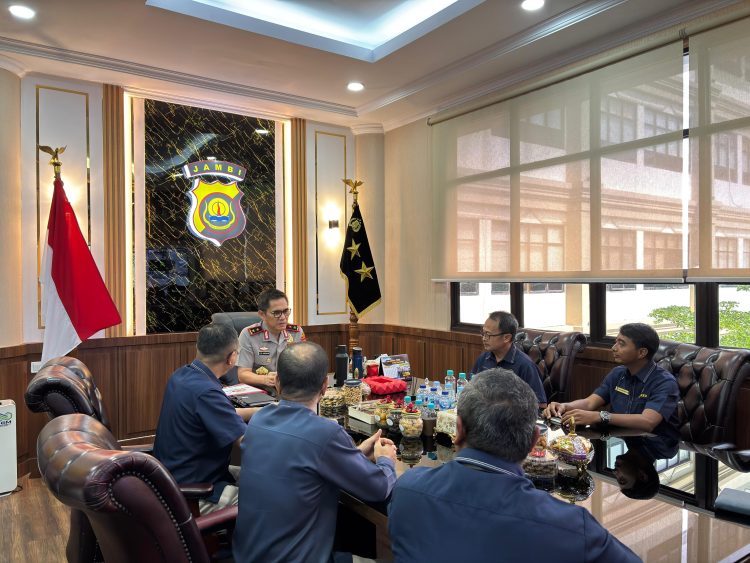 Polda Jambi dan Kantor Pajak Jambi memperkuat sinergi penegakan hukum perpajakan.( Poto : Sinar Jambi ).