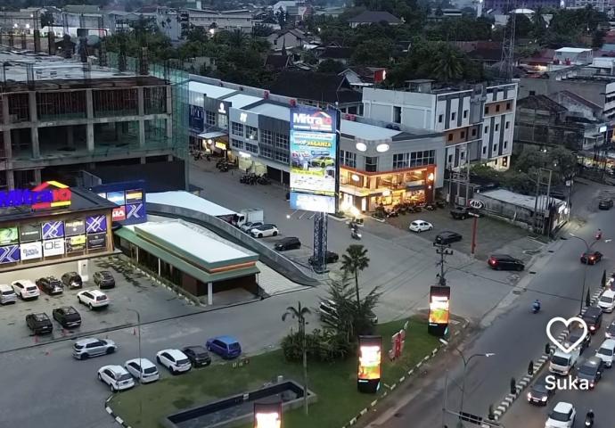 Jambi Business Center menjadi pusat ekonomi baru di Kota Jambi seiring meningkatnya daya beli masyarakat dan pertumbuhan bisnis.( Poto : JAMBI link.com ).