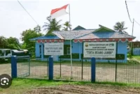 Warga Mendalo Darat, Muaro Jambi, mengeluhkan layanan PDAM Tirta yang sering mati dan kualitas air buruk.( Poto : Jambi One ).