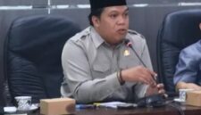 Ketua DPRD Kota Sungai Penuh, Hutri Randa, meminta Pemerintah Kota Sungai Penuh untuk meninjau ulang usulan 31 formasi CPNS tahun 2026.