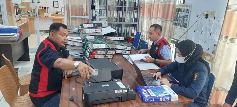 Kejati Jambi mengusut dugaan korupsi dana Uang Persediaan (UP) di Sekretariat DPRD Merangin periode 2019–2024.( Poto : METROJAMBI.COM)