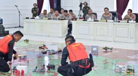 Polda Jambi menggelar olah strategi dan Tactical Floor Game (TFG) di Gedung Tri Darma Polresta Jambi.( Poto : makalamnews.id ).