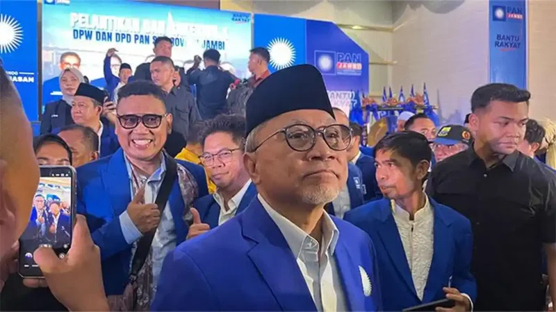 Tujuh kepala daerah Jambi resmi masuk struktur DPW PAN. Zulhas menargetkan PAN masuk tiga besar nasional.( Poto :Tribunjambi.com).