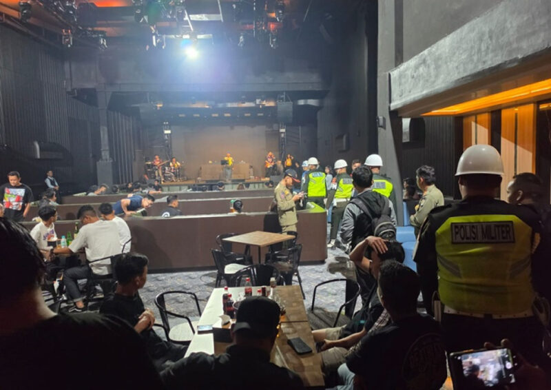 Detasemen Polisi Militer (Denpom) II/2 Jambi menggelar razia gabungan pada Sabtu malam, 25 April 2026.( Poto : WAHANA NEWS JAMBI.CO ).