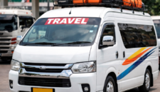 Harga BBM nonsubsidi naik membuat pengusaha travel di Jambi mengeluhkan antrean solar di SPBU yang mengganggu operasional. ( Poto : AI)