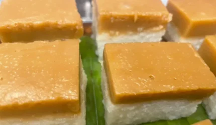 Lapis srikaya tetap menjadi kue tradisional favorit dengan tekstur lembut dan rasa manis legit.