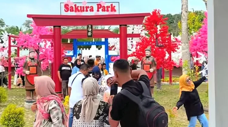Jambi Park di Muaro Jambi hadir sebagai destinasi wisata edukasi keluarga dengan konsep belajar sambil bermain. ( Poto : rri ).