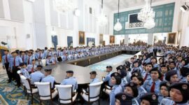 Ratusan siswa Taruna Nusantara kunjungi Istana Kepresidenan dan mendapat pembekalan dari Mensesneg serta Menlu tentang kepemimpinan dan diplomasi. ( Poto : Biro Sekretariat Presiden/ Muchlis Jr )