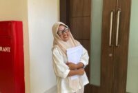 Dua peserta UTBK SNBT di Universitas Airlangga menunjukkan perjuangan berbeda, mulai dari terbang ribuan kilometer hingga hidup mandiri di perantauan demi PTN impian. ( Poto : detikedu/unair )