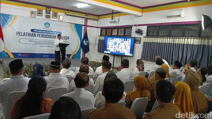 Kemendikdasmen buka pelatihan 1.500 guru pendidikan khusus 2026 untuk atasi kekurangan guru ABK dan perkuat pendidikan inklusif di Indonesia. ( Poto : detikcom/ Trisna Wulandari )