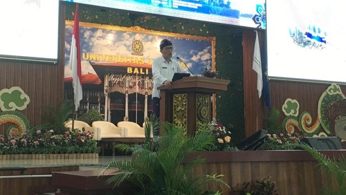 Sekretaris Jenderal Kemdiktisaintek, Badri Munir Sukoco, mengungkapkan bahwa lembaga pendidikan setiap tahun menghasilkan ratusan ribu lulusan kependidikan.( Poto : detikbali/ fabiola Dianira ).