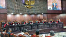 MK menolak uji materi Delpedro Marhaen terkait pasal penghasutan dan berita bohong dalam KUHP baru karena tidak memenuhi syarat formil.  ( Poto : detikcom/Kurniawan)