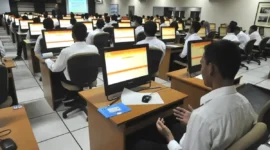 Pemkab Tuban mengevaluasi 693 PPPK paruh waktu melalui uji kompetensi berbasis CAT untuk menilai kinerja secara objektif dan terukur.( Poto : Tribunnews.com )