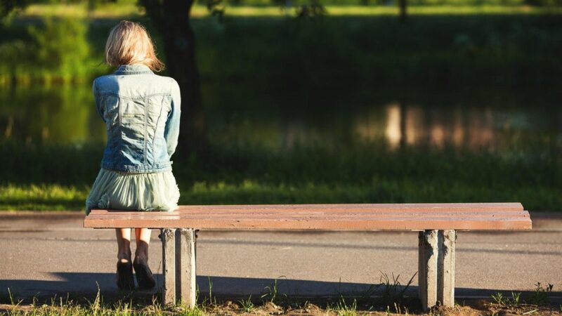 Orang yang tidak suka keramaian sering dikaitkan dengan kepribadian introvert. Kenali ciri-ciri, penyebab, hingga tanda enochlophobia dalam kehidupan sehari-hari.( ilustrasi Poto : Liputan6.com ).