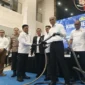 Jajaran Bareskrim Polri dan perwakilan PLN menunjukkan kabel transmisi yang terputus dalam peristiwa 