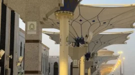 Arab Saudi Pasang Payung Pendingin di Masjid Namira untuk Lindungi Jemaah Haji 2026.( Poto : HIMPUH NEWS ).