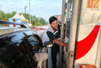 Gangguan listrik PLN di Sumatra tidak membuat layanan jalan tol PT.Hutama Karya berhenti.( Poto : jambiupdate.co ).