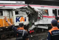 BKN menetapkan kenaikan pangkat anumerta bagi ASN korban kecelakaan kereta di Bekasi Timur 2026. Keluarga juga menerima pensiun, dan santunan.( Poto : Kompas.tv)