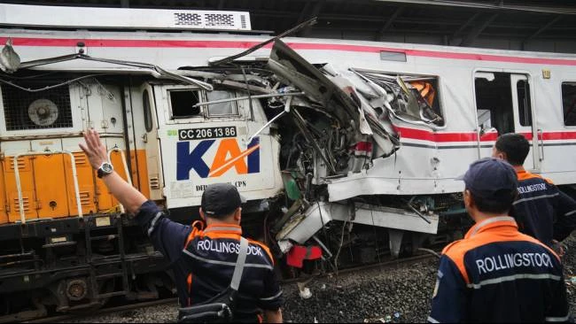 BKN menetapkan kenaikan pangkat anumerta bagi ASN korban kecelakaan kereta di Bekasi Timur 2026. Keluarga juga menerima pensiun, dan santunan.( Poto : Kompas.tv)