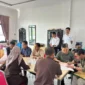 Kejari Jambi menahan 3 tersangka kasus korupsi pengadaan bahan kimia di Tirta Mayang dengan kerugian negara Rp4,4 miliar.( Poto : ANTARA ).