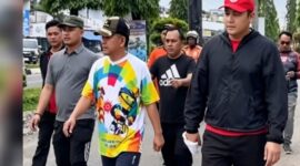 Bupati Merangin, M. Syukur mengajak seluruh masyarakat ikut menjaga kenyamanan area Car Free Day.( Poto : jambiekspres.co.id ).