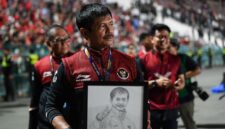 Indra Sjafri masuk jajaran komentator Piala Dunia 2026 di TVRI bersama legenda sepak bola nasional dan sejumlah analis ternama.( Poto : Opera News ).