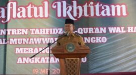 Wabup Merangin ajak lulusan pesantren Merangin jadi garda moral.( Poto : JambiPrima.com ).
