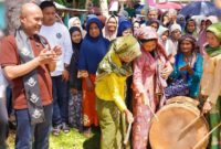 Bupati Dedy Putra membuka langsung acara budaya tahunan itu di Tepian Lamo Masjid Al-Furqon, Kamis (28/5/2026).( Poto : jambiprima.com ).