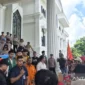 Pemerintah Provinsi Jambi hadir langsung di tengah massa aksi yang berlangsung di Kantor Gubernur Jambi.( Poto : ANTARA )