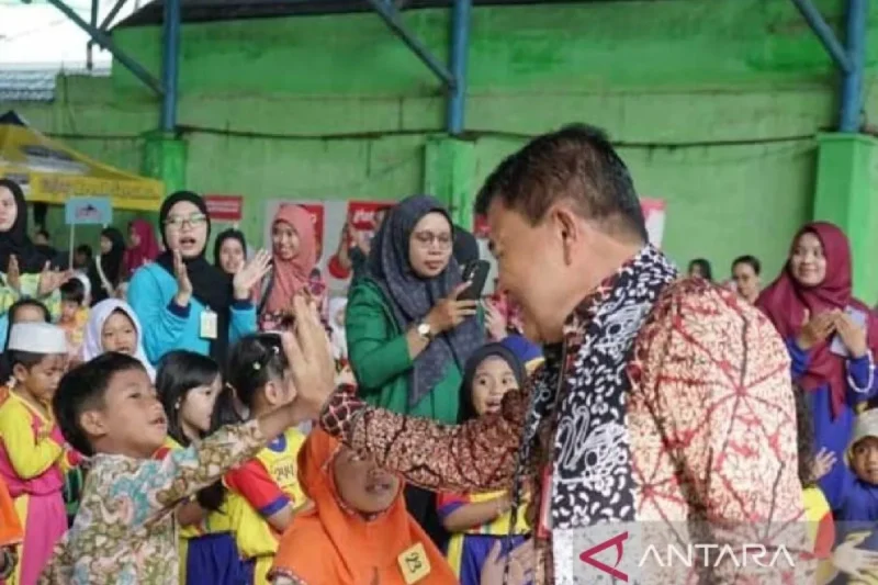 Pemkot Jambi mendorong kreativitas anak PAUD melalui lomba mewarnai sebagai upaya meningkatkan kualitas SDM menuju Indonesia Emas 2045.( Poto : ANTARA ).