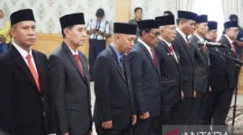 Bupati Sarolangun H. Hurmin merotasi 9 pejabat eselon II untuk memperkuat kinerja OPD dan meningkatkan efektivitas pelayanan publik di lingkungan Pemkab Sarolangun.( Poto : ANTARA ).