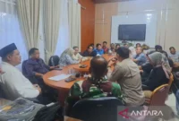 Pemkab Bungo menetapkan siaga penuh di empat kecamatan rawan longsor akibat hujan deras yang terus mengguyur wilayah tersebut.( Poto : ANTARA ).