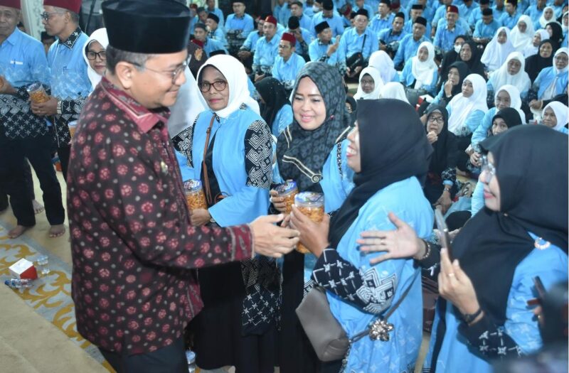 Jamaah Haji Kota Jambi 2026 resmi dilepas Wali Kota Jambi, Dr. Maulana, dengan jumlah 838 orang.( Poto : BERITASATU)