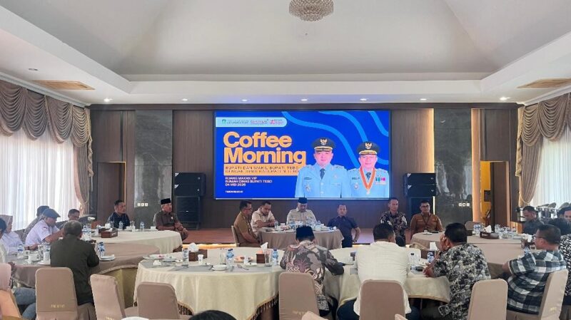 DPRD dan Pemkab Tebo membahas sinergi pembangunan daerah dengan fokus utama pada percepatan pembangunan infrastruktur di Kabupaten Tebo.( Poto : JAMBIEKSPRES.COM ).