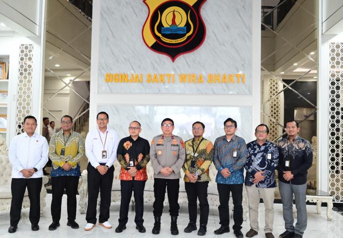 Pengamanan infrastruktur listrik diperketat oleh Polda Jambi bersama PLN untuk menjaga keandalan pasokan listrik nasional.( Poto : JAMBIlink ).